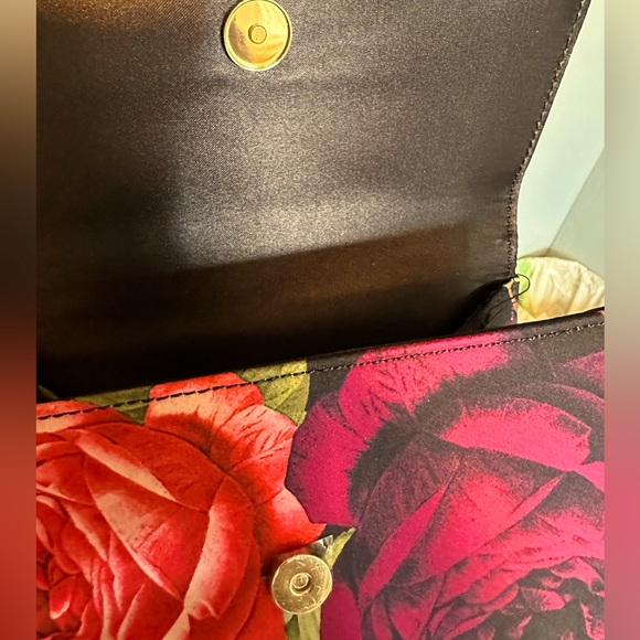 NWT Ted Baker flowered small purse. - Picture 5 of 9
